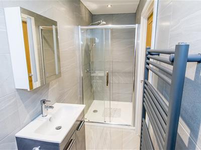 En-suite Photo Two